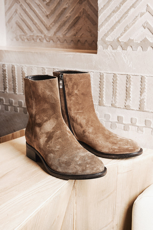 ISABEL 90002<br>Chestnut Ankle Boots