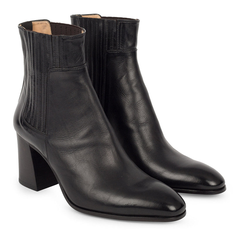 GILL 86016 <br>Black chelsea boots