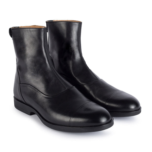 1003<br>Short boots in black calf leather
